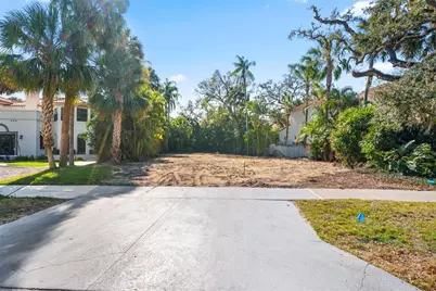 808 S Bayside Drive, Tampa, FL 33609 - Photo 1