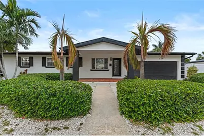 4440 Huntington Street NE, Saint Petersburg, FL 33703 - Photo 1