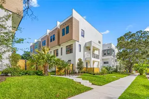 315 15th St N, Saint Petersburg, FL 33705 - Photo 1