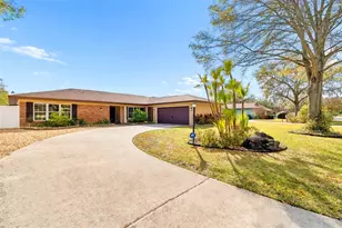 3106 Lake Ellen Dr, Tampa, FL 33618 - Photo 1