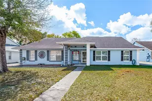 3242 Laurel Dale Dr, Tampa, FL 33618 - Photo 1