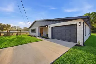 2711 Washington Rd, Valrico, FL 33594 - Photo 1