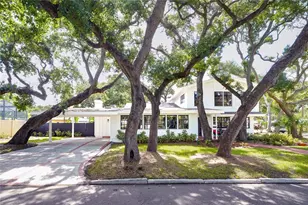 2901 Pelham Rd N, Saint Petersburg, FL 33710 - Photo 1