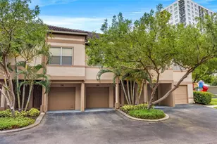 821 Normandy Trace Rd, Tampa, FL 33602 - Photo 1