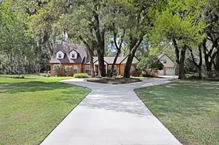 36805 Waterfall Dr, Dade City, FL 33525 - Photo 1