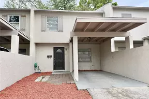 5129 Tennis Ct Cir, Tampa, FL 33617 - Photo 1