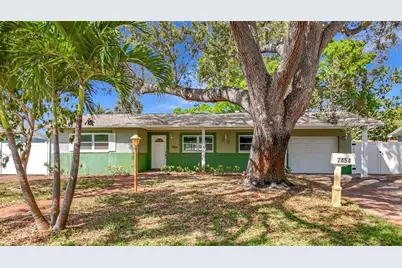 7454 Locust Street NE, Saint Petersburg, FL 33702 - Photo 1