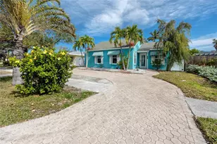 815 Lantana Ave, Clearwater Beach, FL 33767 - Photo 1