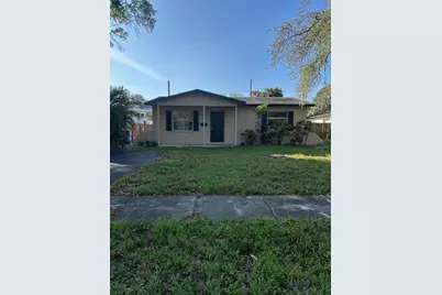 1766 Michigan Avenue NE, Saint Petersburg, FL 33703 - Photo 1