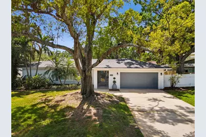 1666 N Dakota Avenue NE, Saint Petersburg, FL 33703 - Photo 1