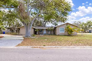6855 Dartmouth Ave N, Saint Petersburg, FL 33710 - Photo 1