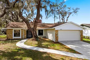 727 Isleton Dr, Brandon, FL 33511 - Photo 1