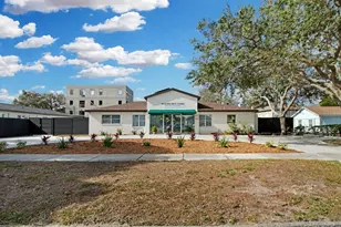 820 15th St N, Saint Petersburg, FL 33705 - Photo 1