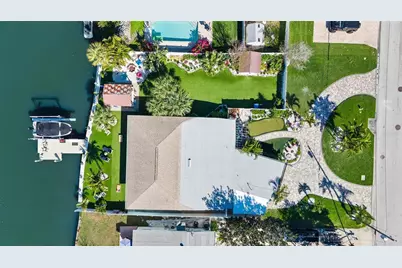 1567 Delaware Avenue NE, Saint Petersburg, FL 33703 - Photo 1