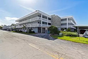 4895 Bay St NE, Saint Petersburg, FL 33703 - Photo 1