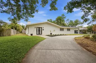 615 Fontana Ln, Bradenton, FL 34209 - Photo 1