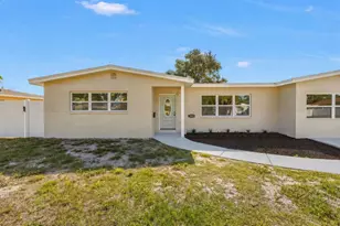 7443 2nd St N, Saint Petersburg, FL 33702 - Photo 1