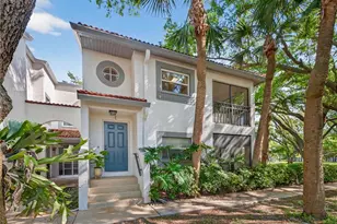 492 Santa Cruz Pl NE, Saint Petersburg, FL 33703 - Photo 1