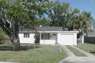 6810 13th St N, Saint Petersburg, FL 33702 - Photo 1