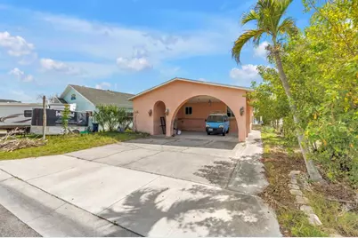 623 180th Avenue E, Redington Shores, FL 33708 - Photo 1