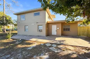 650 East Harbor Dr S, Saint Petersburg, FL 33705 - Photo 1
