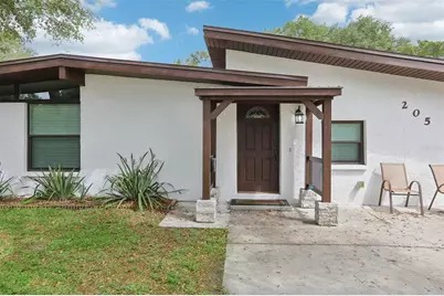 205 SE Jefferson Circle N, Saint Petersburg, FL 33703 - Photo 1