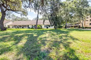 2201 Pine Dr, Tarpon Springs, FL 34689 - Photo 1