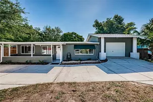 7101 13th St N, Saint Petersburg, FL 33702 - Photo 1