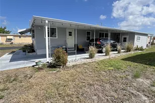 7181 Mt Hawthorne Rd NE, Saint Petersburg, FL 33702 - Photo 1