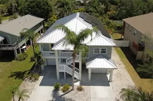 2704 57th St S, Gulfport, FL 33707 - Photo 1