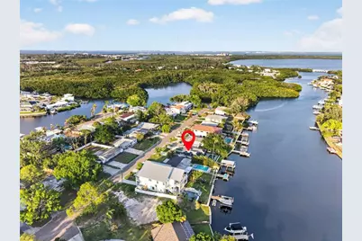 316 89th Avenue NE, Saint Petersburg, FL 33702 - Photo 1
