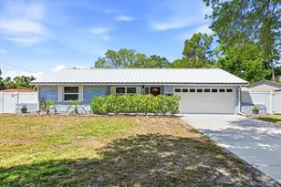 5700 Harding Blvd NE, Saint Petersburg, FL 33703 - Photo 1