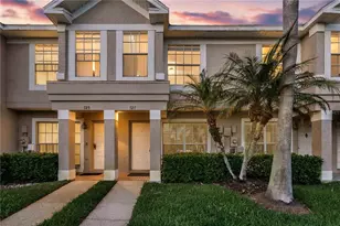 727 Kensington Lake Cir, Brandon, FL 33511 - Photo 1