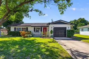 233 NW Madison Cir N, Saint Petersburg, FL 33702 - Photo 1