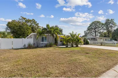 7631 18th Way N, Saint Petersburg, FL 33702 - Photo 1