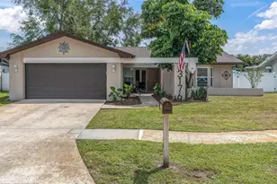 13176 Dorchester Dr, Seminole, FL 33776 - Photo 1