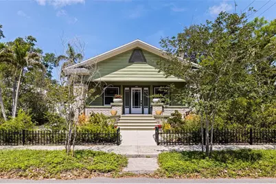 1260 10th Street N, Saint Petersburg, FL 33705 - Photo 1