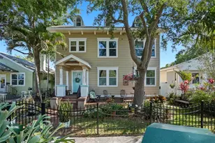 140 13th Ave NE, Saint Petersburg, FL 33701 - Photo 1
