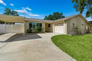 8806 Oak Cir, Tampa, FL 33615 - Photo 1