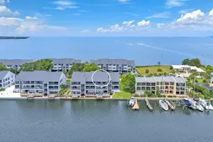 821 Bahia Del Sol Dr, Ruskin, FL 33570 - Photo 1