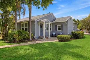 706 39th Ave NE, Saint Petersburg, FL 33703 - Photo 1