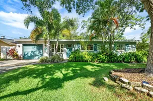 5572 100th Way N, Saint Petersburg, FL 33708 - Photo 1