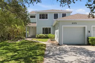 1070 Sanabel Ct NE, Saint Petersburg, FL 33702 - Photo 1