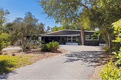 2700 Desoto Way S, Saint Petersburg, FL 33712 - Photo 1