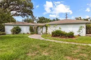 10309 Reclinata Ln, Tampa, FL 33618 - Photo 1