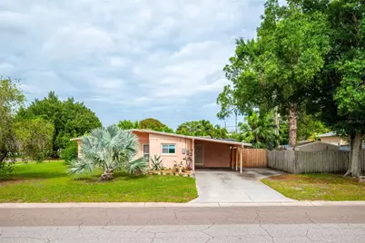 494 34th Avenue N, Saint Petersburg, FL 33704 - Photo 1