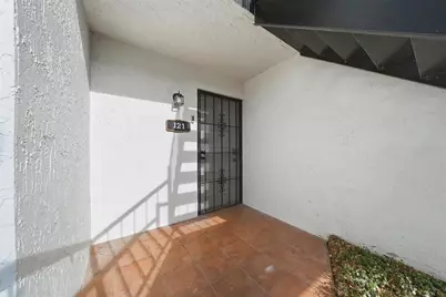 3821 N Oak Drive #J21, Tampa, FL 33611 - Photo 1