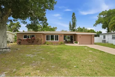 2050 75th Street N, Saint Petersburg, FL 33710 - Photo 1