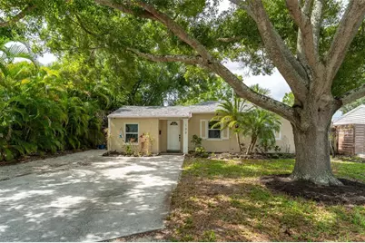 130 41st Avenue NE, Saint Petersburg, FL 33703 - Photo 1