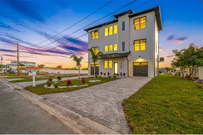 11460 7th Street E, Treasure Island, FL 33706 - Photo 1